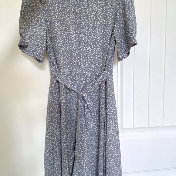 Dresses & Skirts - Floral Knee-length A-line Dress w/ Bow